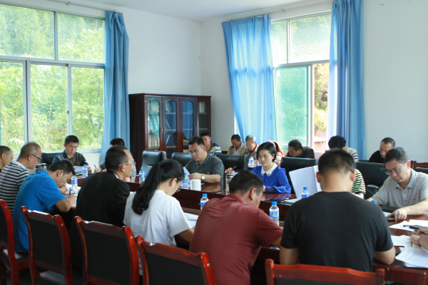 王复兰书记、刘选良副书记深入喜古乡调研脱贫攻坚（找问题、补短板）工作，召开座谈会