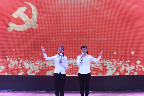 8通过讲述感人肺腑的红色故事，回顾党的光辉历程，缅怀先辈丰功伟绩，传承红色基因，激发纪检监察干部干事创业的奋斗热情。