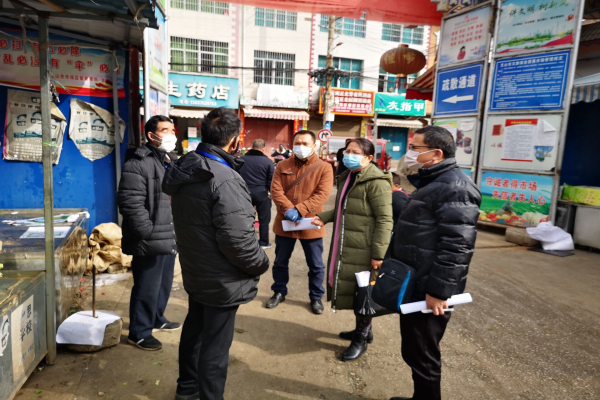 督查组深入农贸市场对疫情防控情况进行监督检查